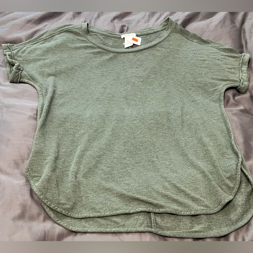 Women’s Marty M short sleeve shirt size M.